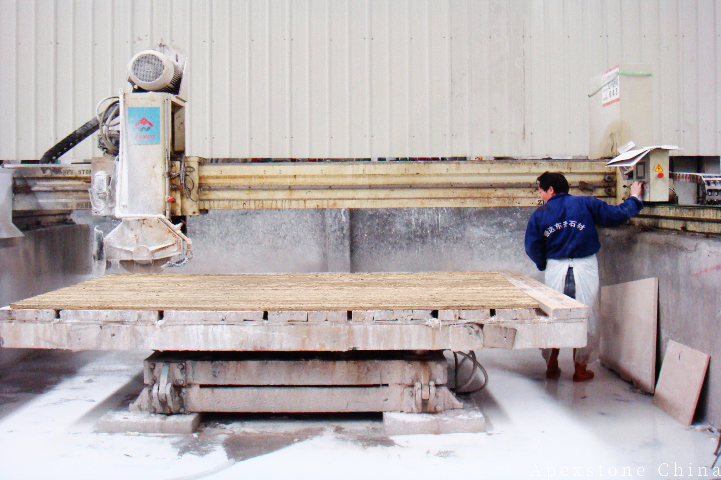 Travertine Romano slabs cutting