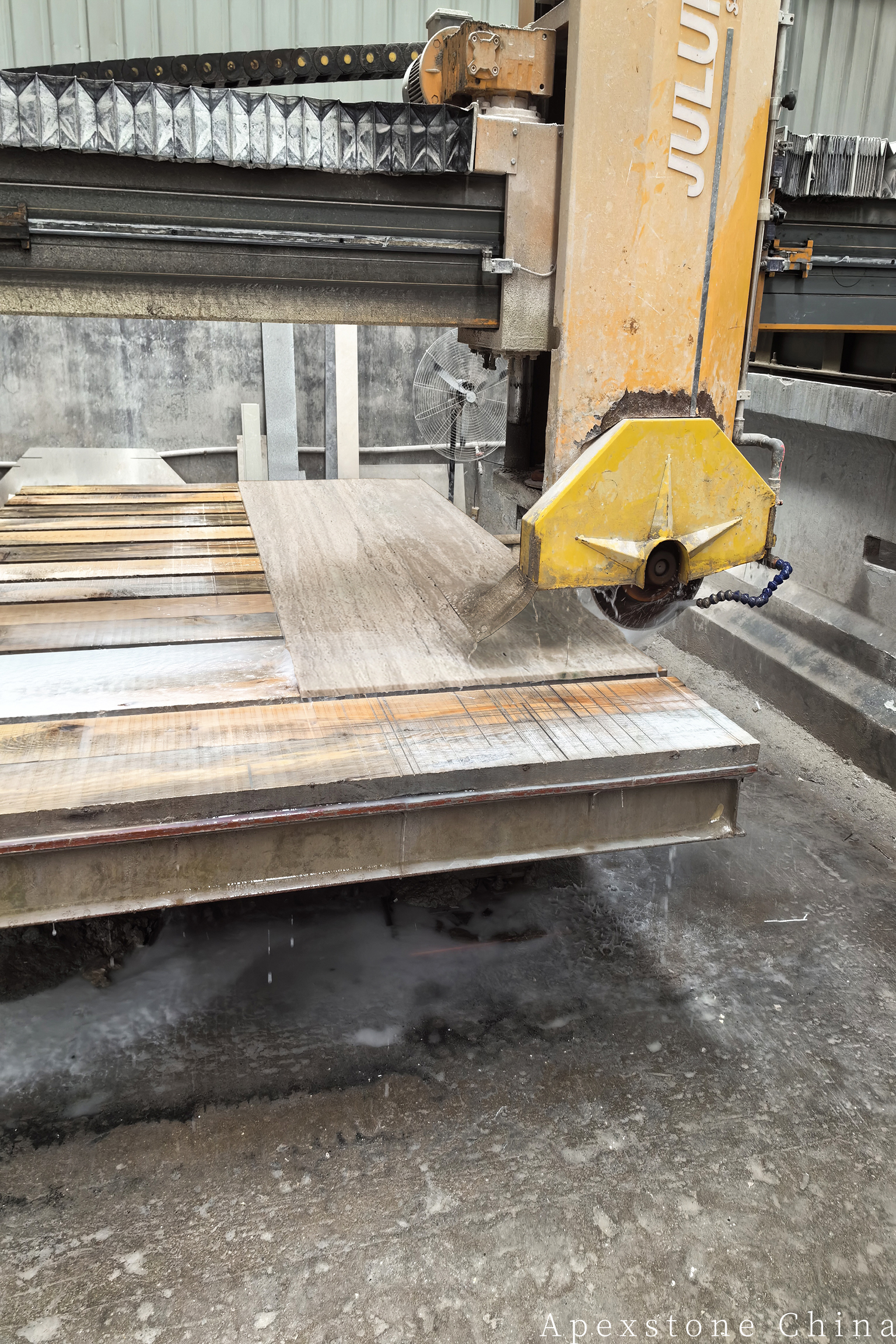 Travertine Romano tile cutting