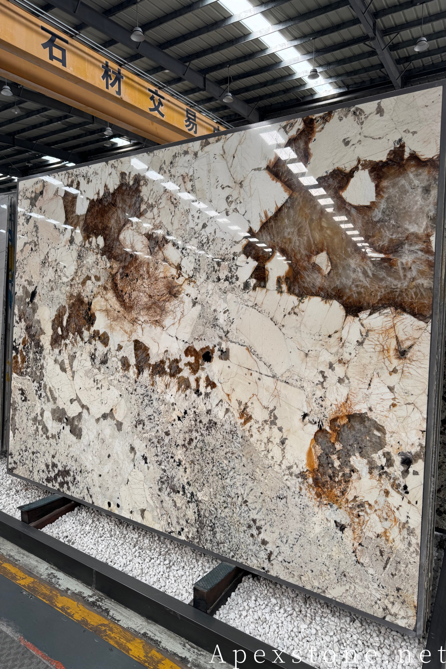 Pandora Quartzite Slabs: How to Read the Stone Before You Reserve Pandora Quartzite
