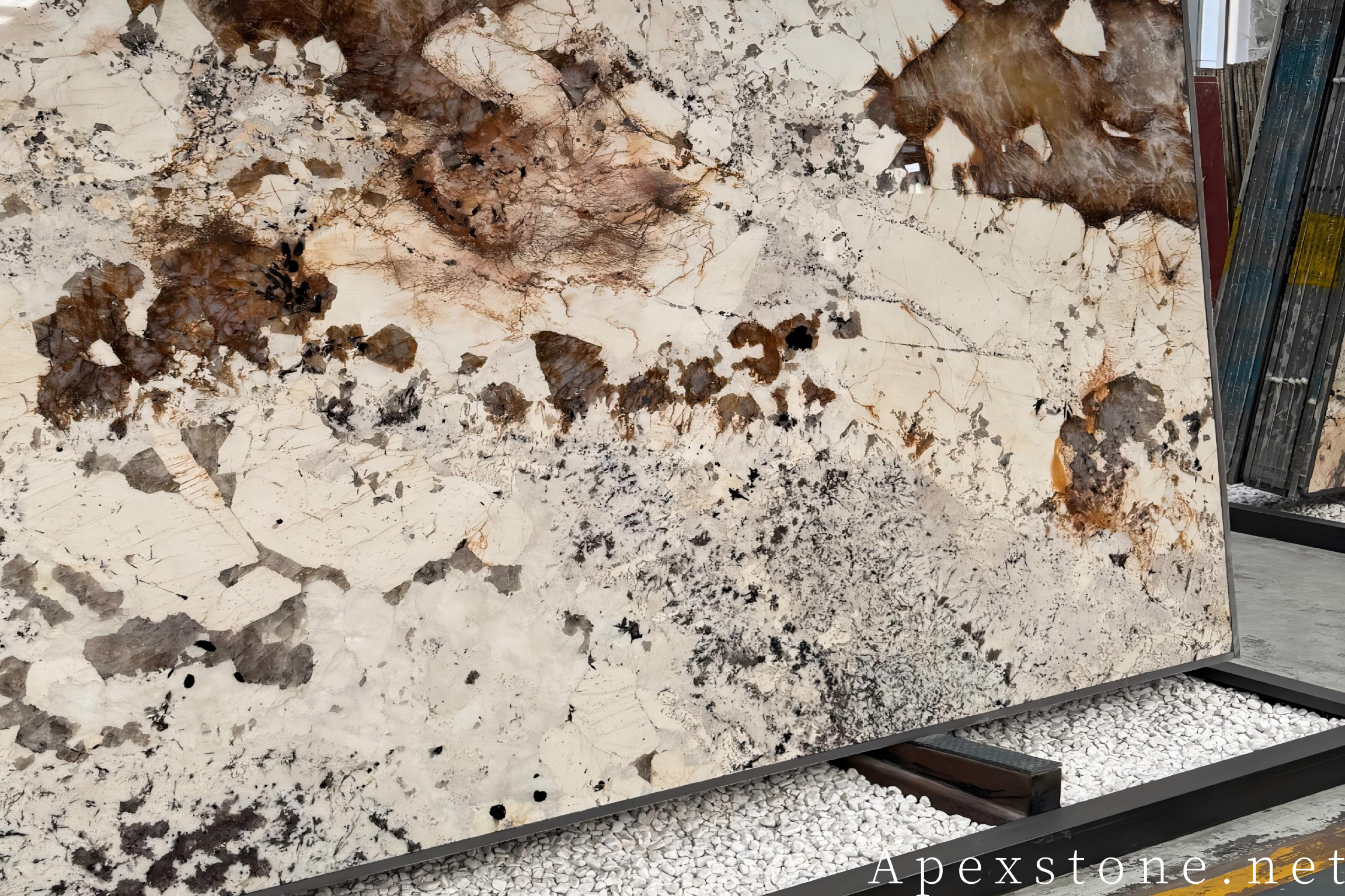 Pandora quartzite full size slabs in the warehouse