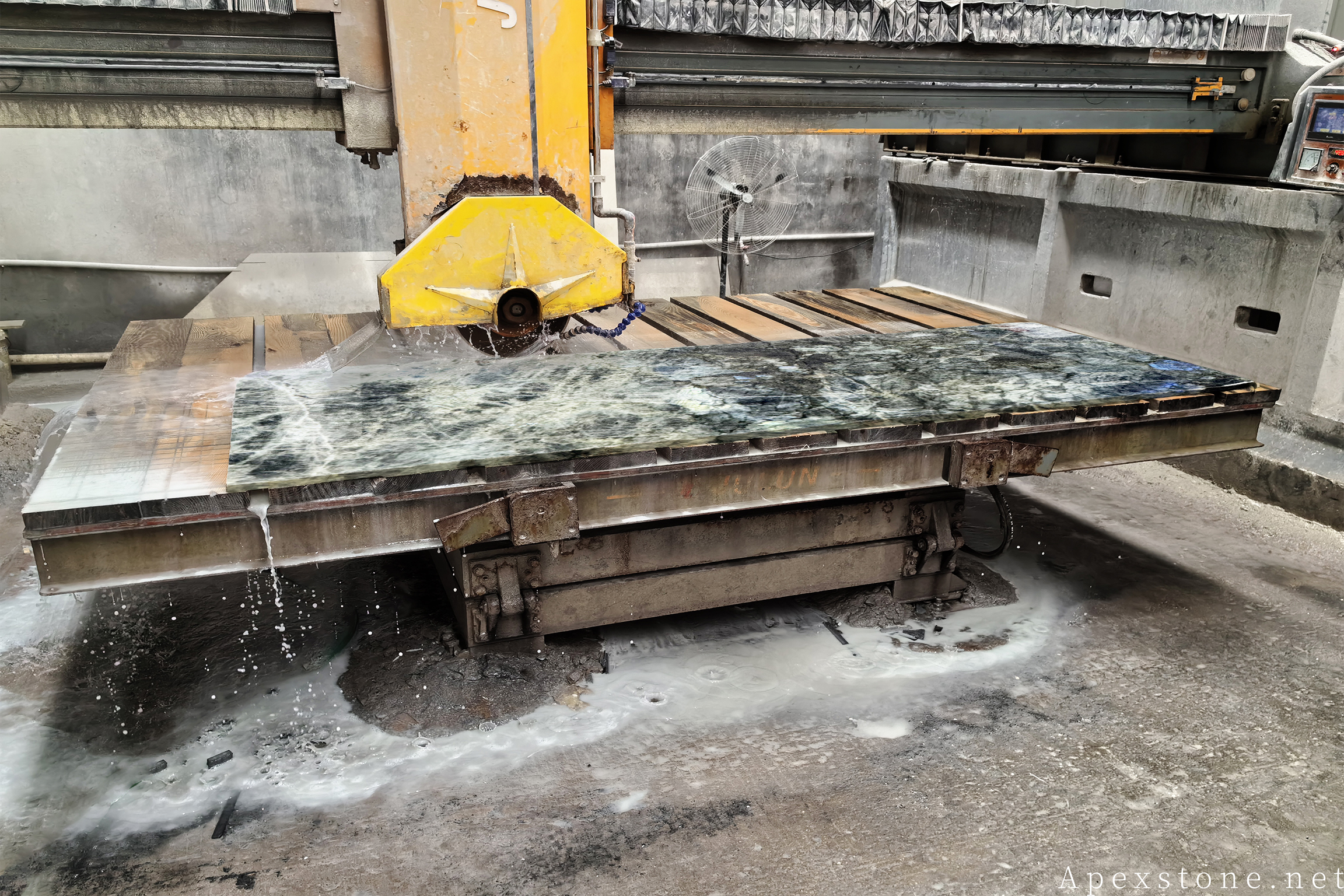 Blue Emerald Labradorite tabletop slab cutting
