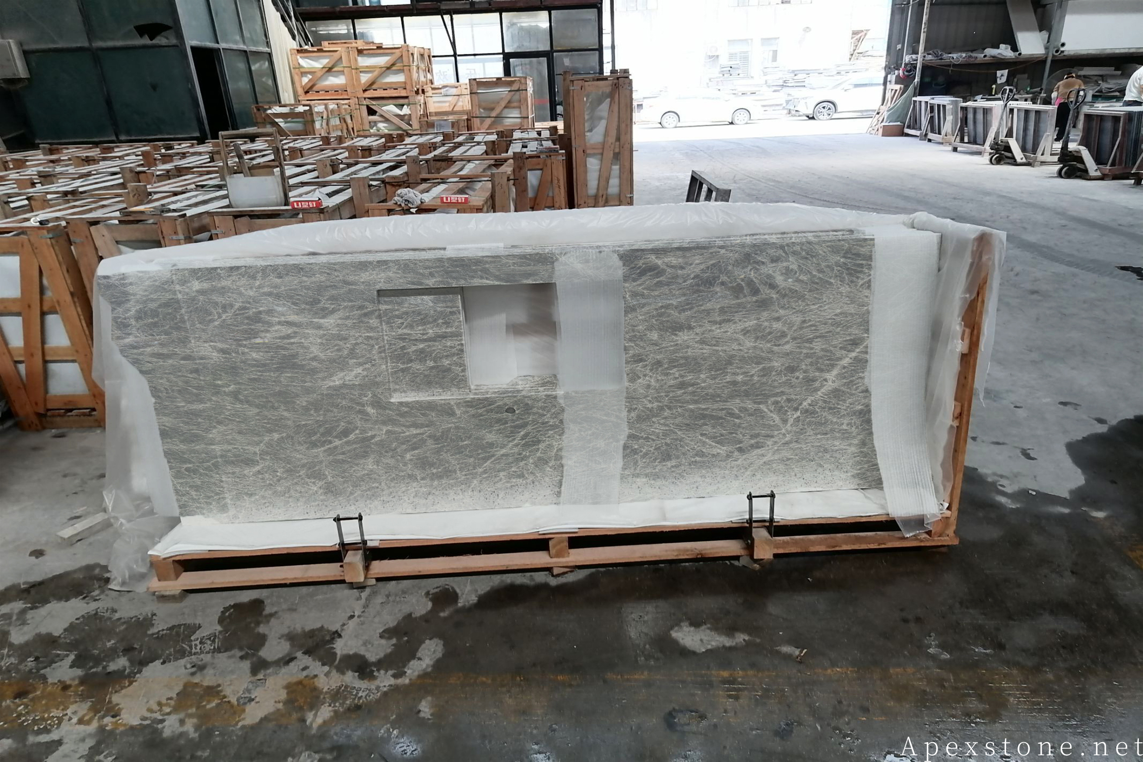 Snow Black Fox marble countertops packing